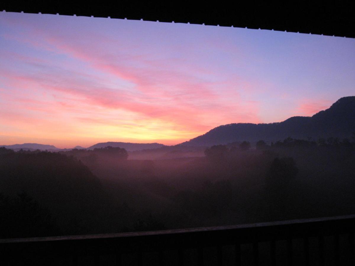 Berry Springs Lodge Sevierville Buitenkant foto